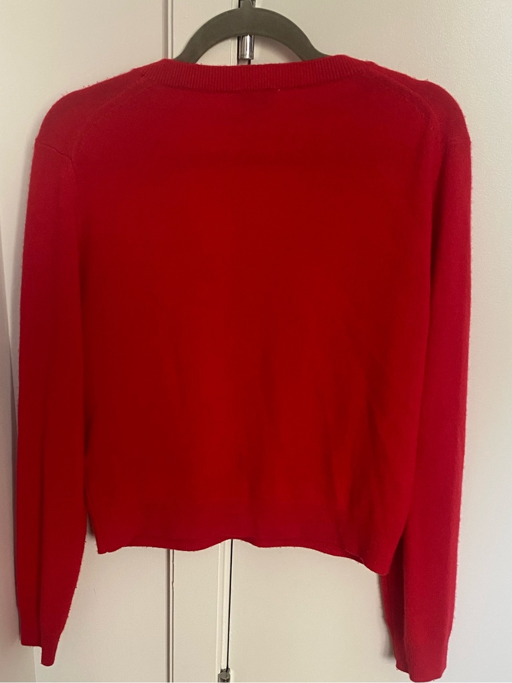 Aritzia Red V-Neck Women's Cashmere Sweater M - Picture 5 of 8